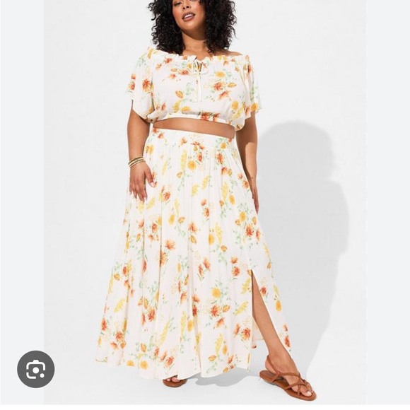 Torrid skirt and top set with pockets - Picture 2 of 7